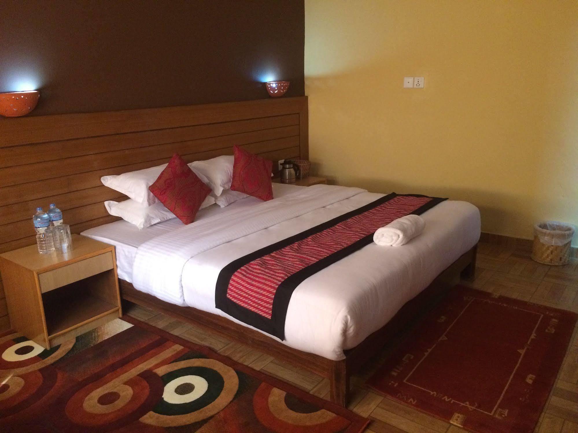 Hotel Tourist Residency Pokhara Exterior foto