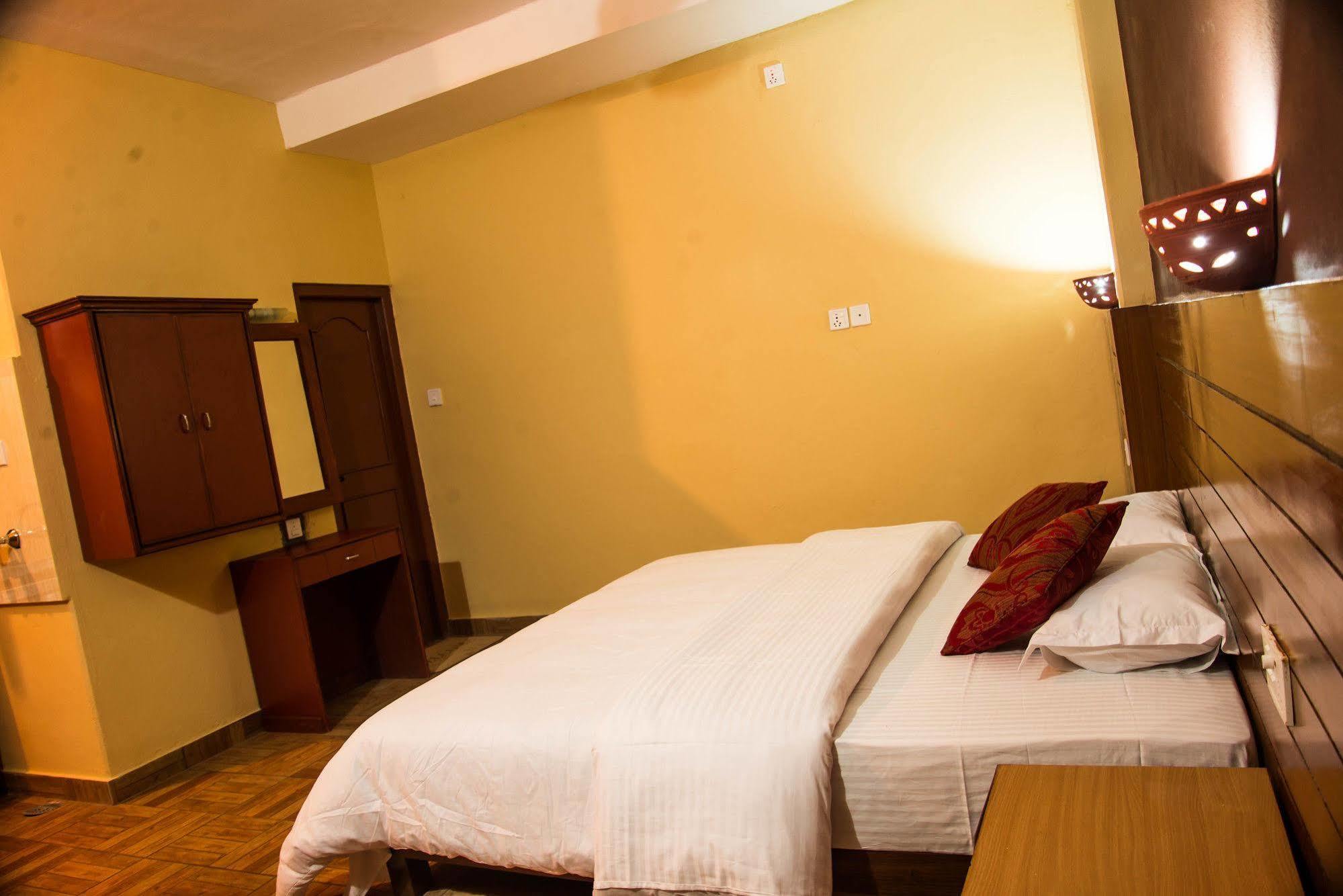 Hotel Tourist Residency Pokhara Exterior foto