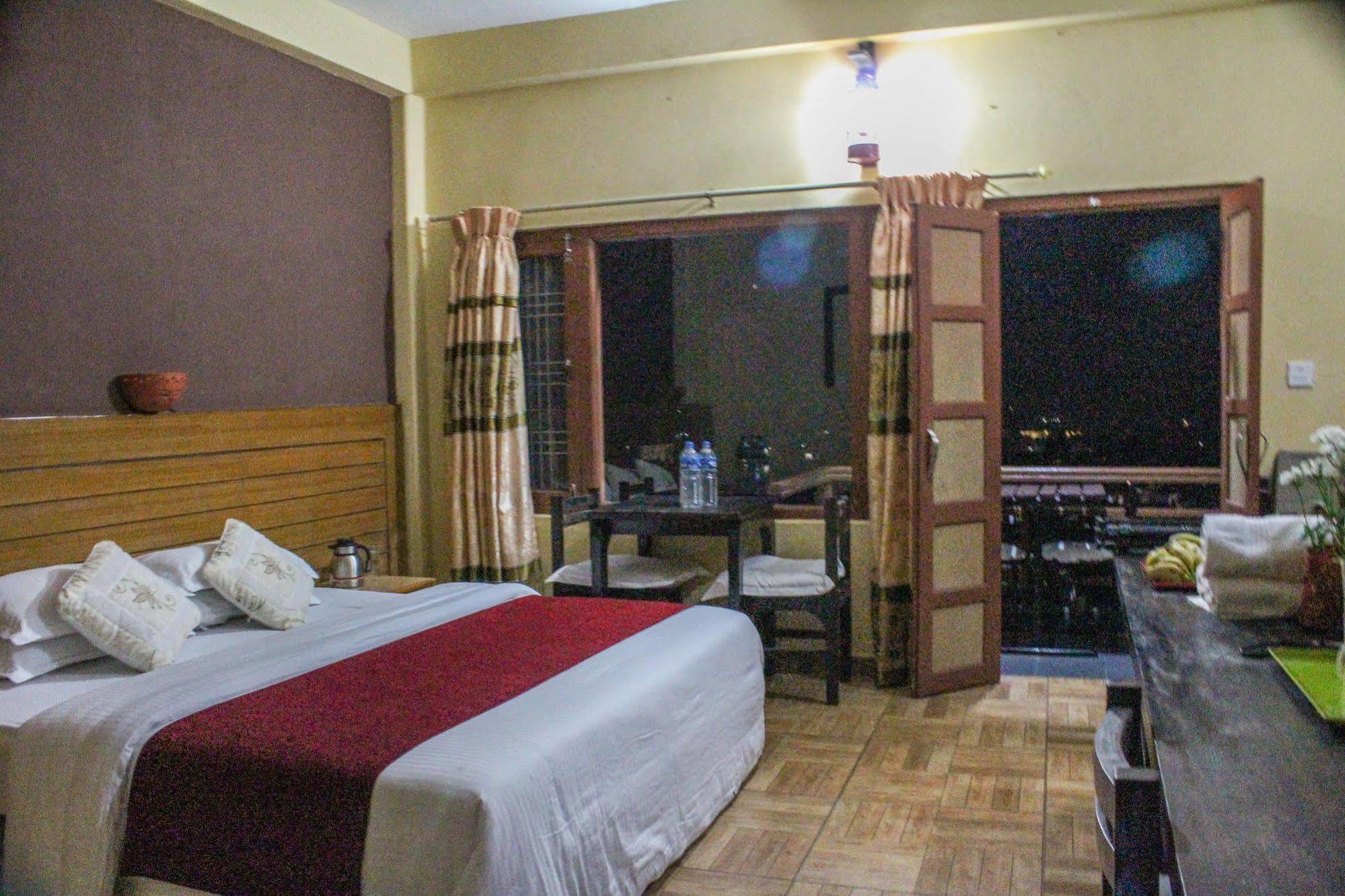 Hotel Tourist Residency Pokhara Exterior foto